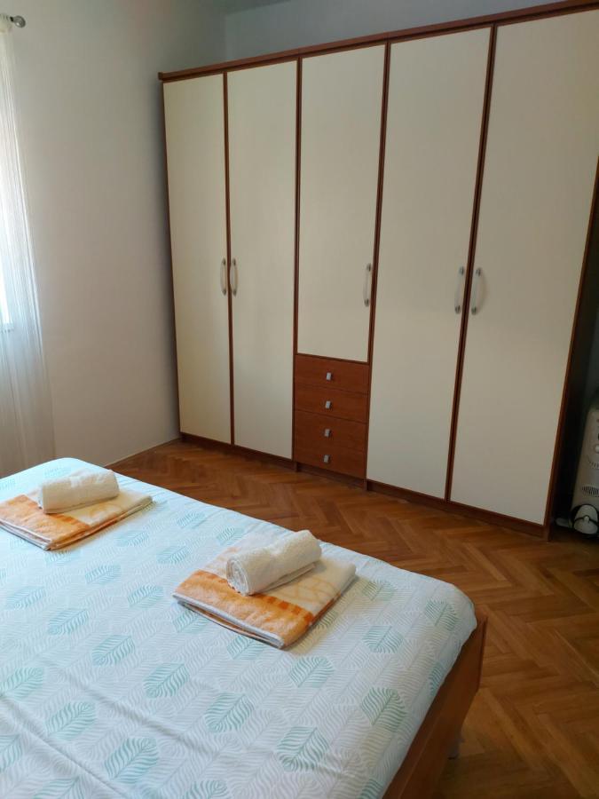 Apartamento Apartman Stefan Karlobag Exterior foto