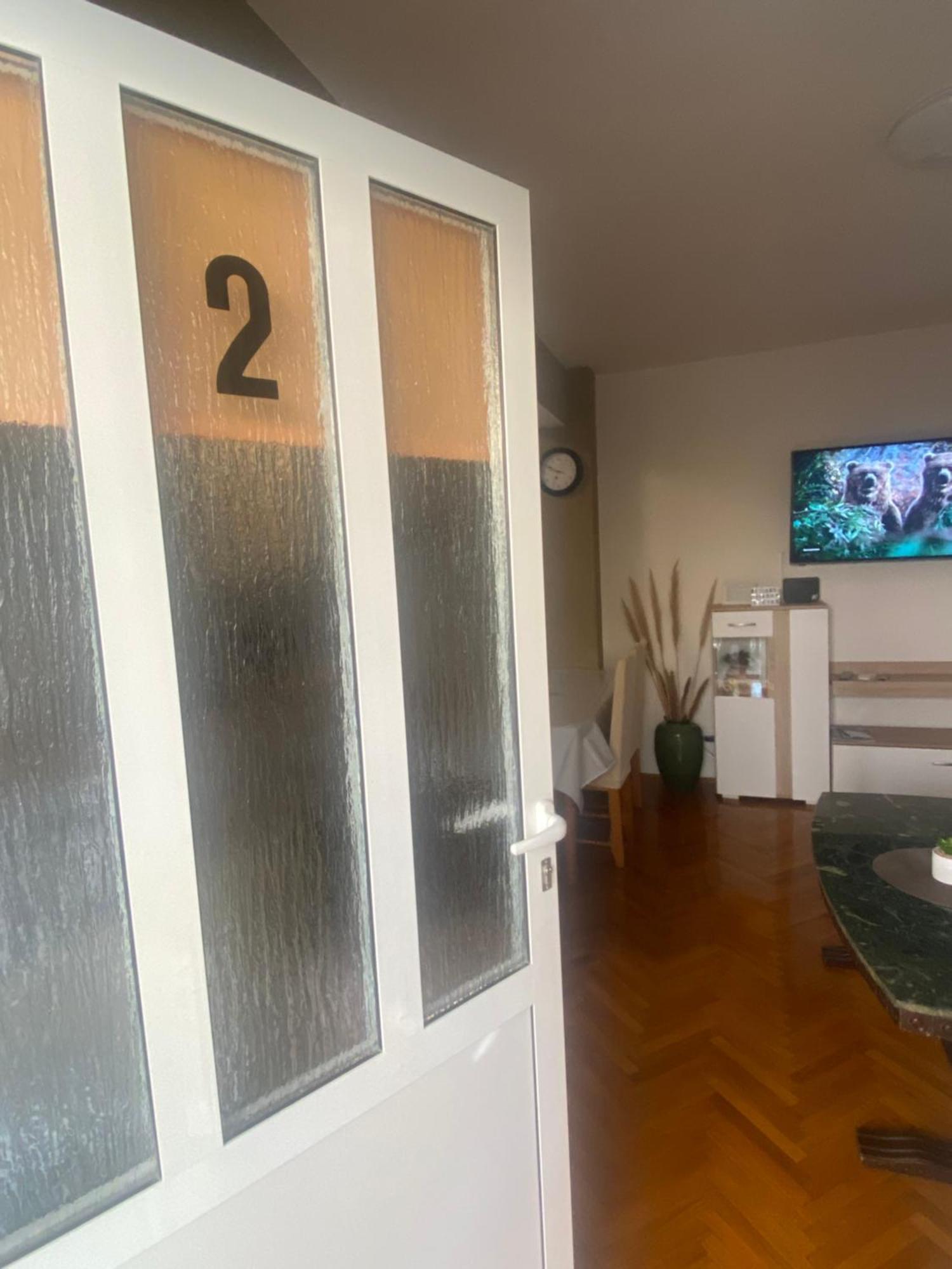 Apartamento Apartman Stefan Karlobag Exterior foto